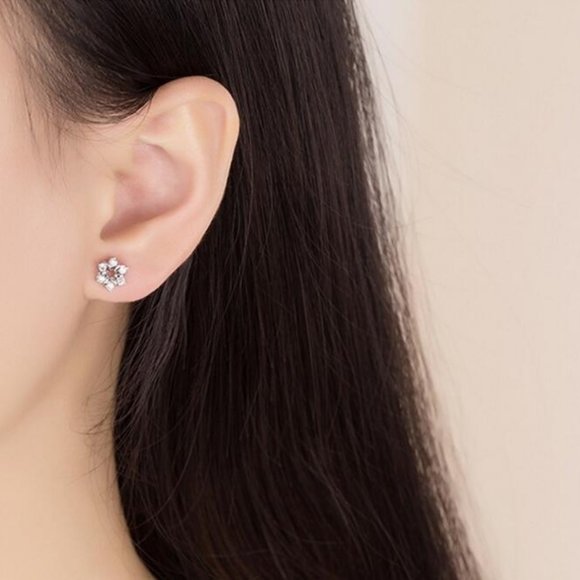 *NEW 925 Sterling Silver Diamond Flower Earrings 1 - Picture 3 of 9